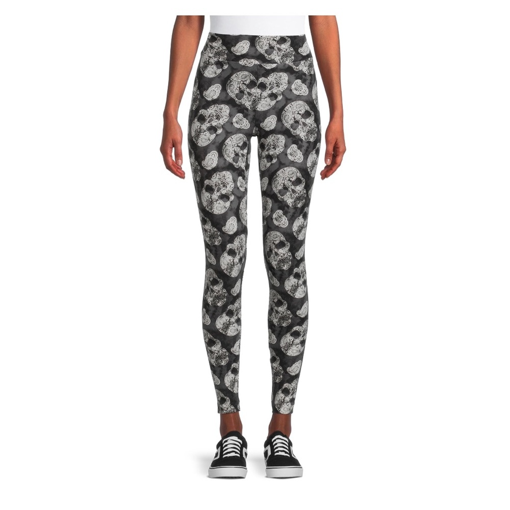 Celebrate Halloween nwt black acid wash paisley skeleton skulls - Picture 1 of 6